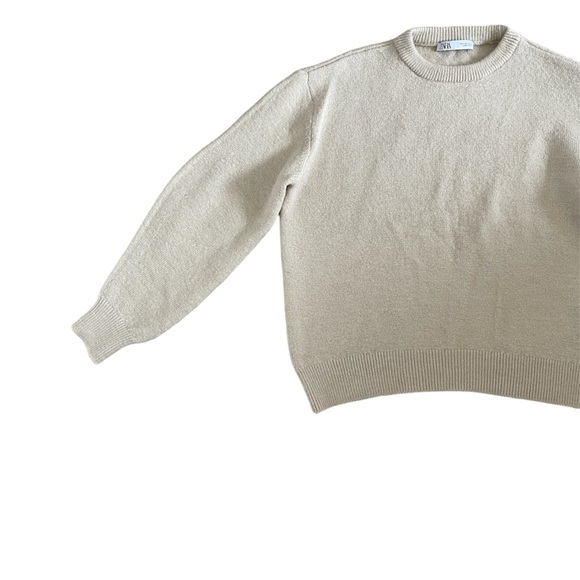 Oversized Sweater - Picture 2 of 3